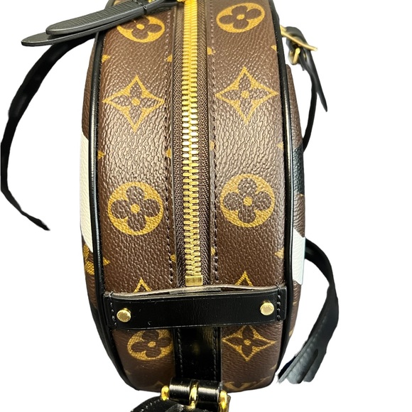 LOUIS VUITTON x LEAGUE OF LEGENDS LIMITED EDITION CHAPEAU BAG MM - Picture 13 of 15